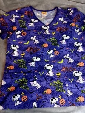 Peanuts Snoopy Woodstock Scrub Top Size M Halloween Spooky Pockets